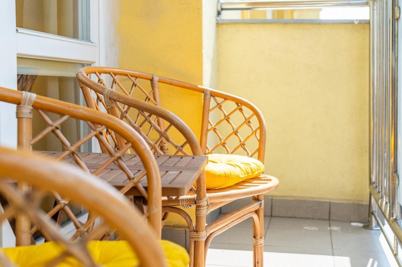 Rent Like - Krucza 46 * Warszawa